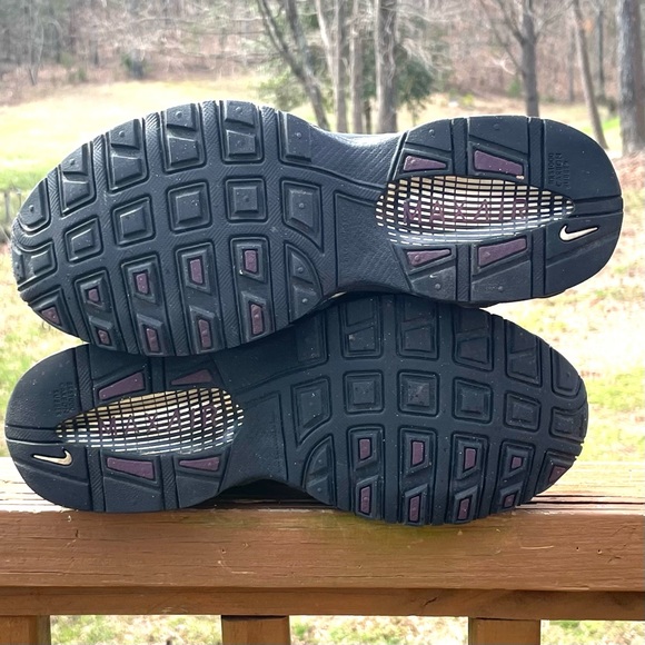 Nike Torch 3 Blk & Silv Run Shoe Mens sz 8. foot box length 10"+-. Gently used. - Picture 11 of 12